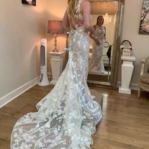 Essence of Australia Wedding Dress D2682